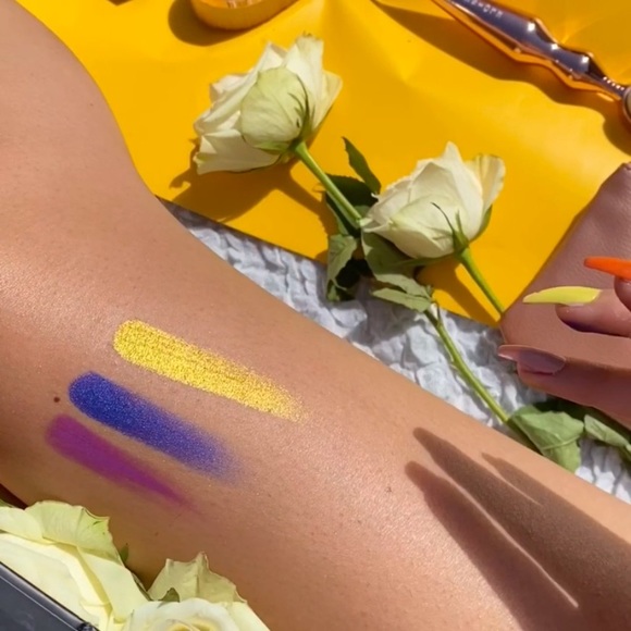 THE QUEEN EYE SHADOW PALETTE - Picture 4 of 11